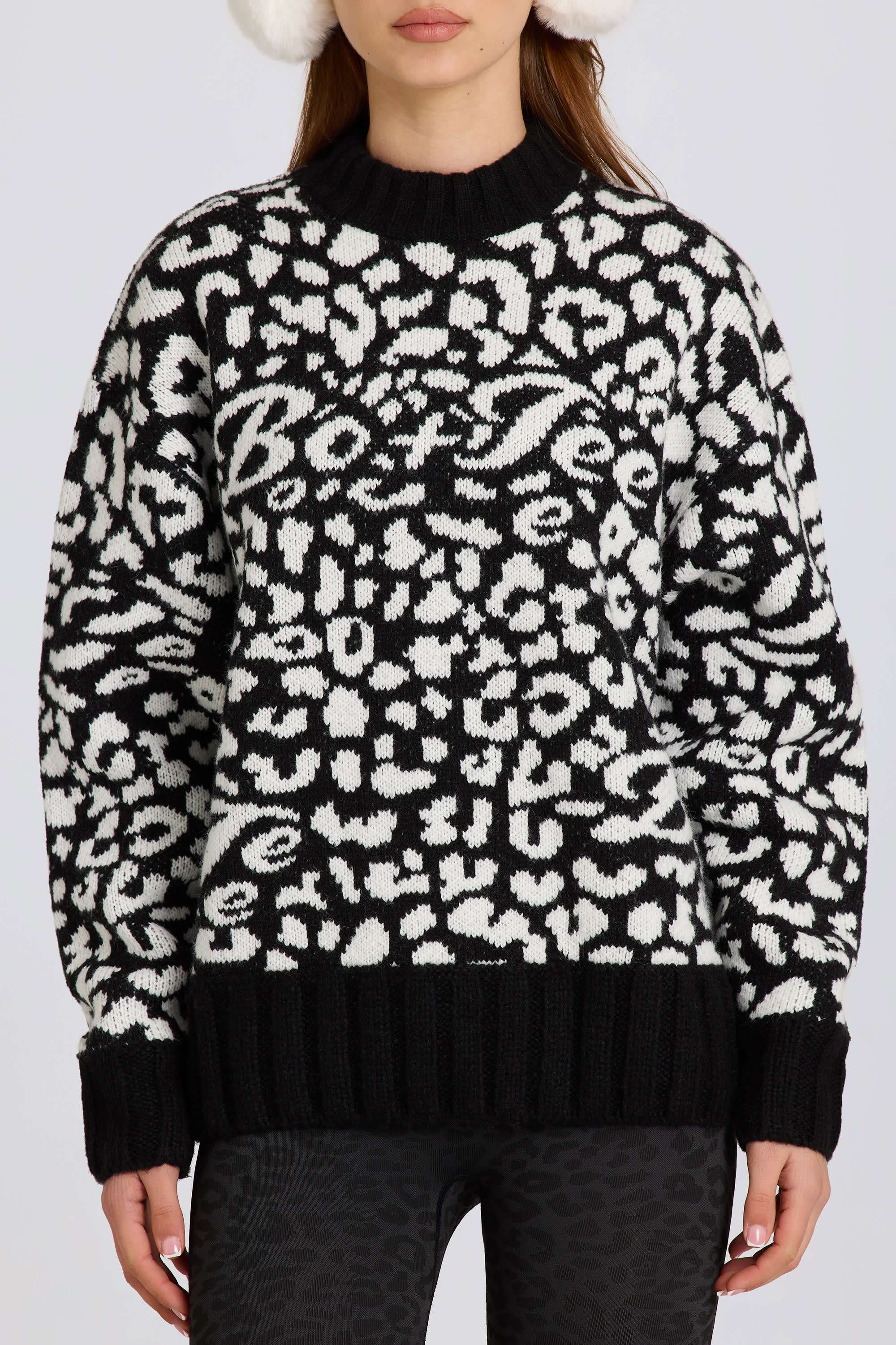 Jacquard-Knit Oversized Jumper in Black - 2